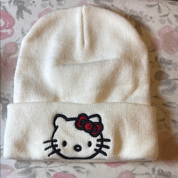 A033 Hello Kitty White and Red Knit Beanie Hat - Picture 1 of 2